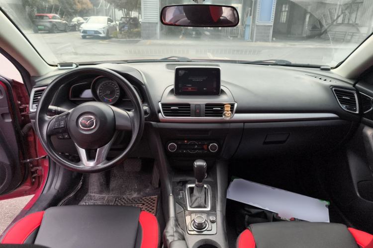 Used Mazda 3 Axela 2016 Sedan 1.5L Automatic Luxury Model