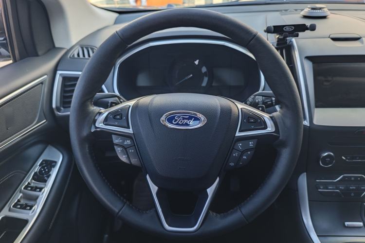 Used Ford Edge 2016 EcoBoost 245 Two-Wheel-Drive Titanium 7-Seater
