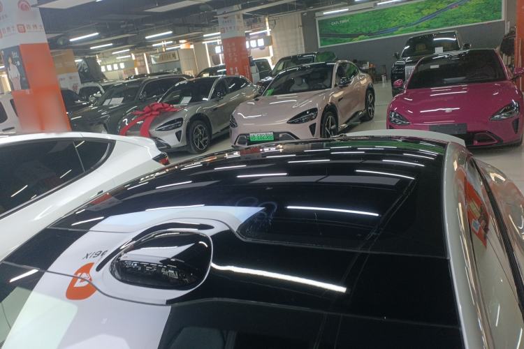 Used Xiaomi Auto SU7 2024 Four-Wheel Drive Ultra-Long Range Advanced Intelligent Driving Max Edition Roof