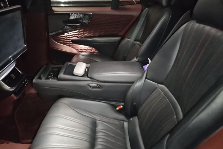 Used Lexus LS 2018 500h Executive Edition China VI Left Rear Seat