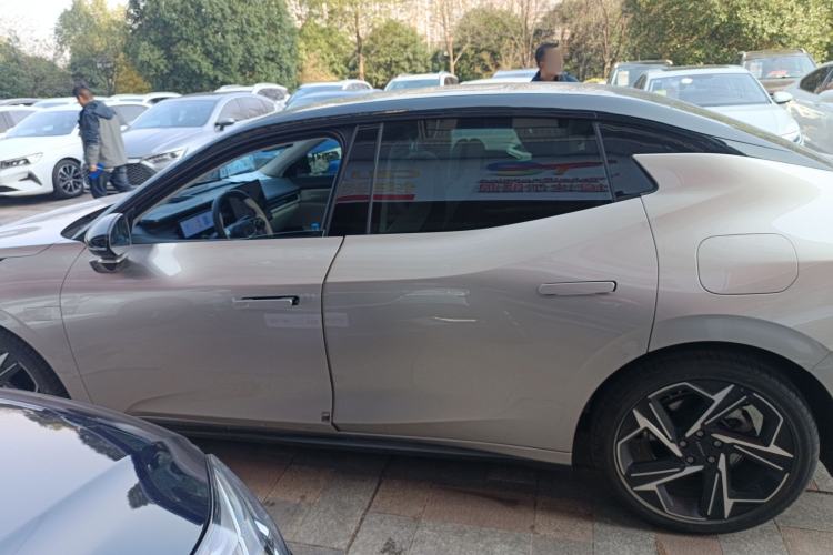 Used Lynk & Co 07 2024 EM-P 126 Long-Range Halo
