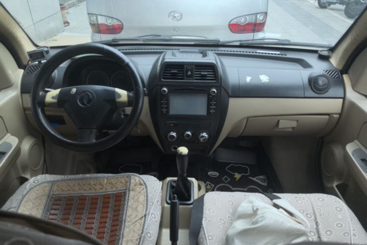 Used Dongfeng Xiaokang C37 2012 1.4L Comfort Version DK13-06 Center Console