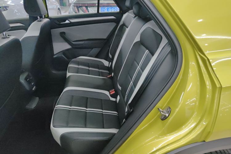 Used Volkswagen T-ROC 2023 300TSI DSG Two-Wheel Drive Starlight Edition
