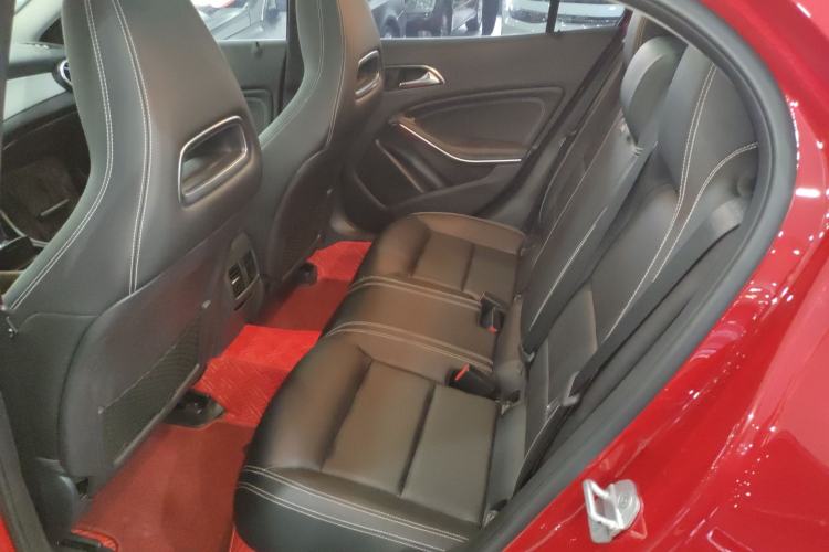 Used Mercedes-Benz GLA 2016 GLA 200 Fashion Model Left Rear Seat