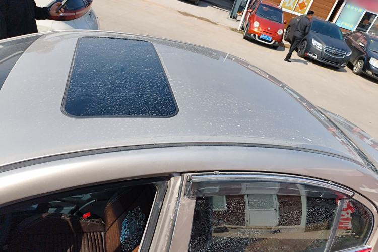 Used Roewe 350 2015 1.5L Automatic Luxury Sunroof Edition