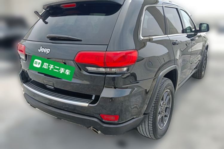 Used Jeep Grand Cherokee 2014 3.6L Elite Navigation Edition Rear Right 45 Deg