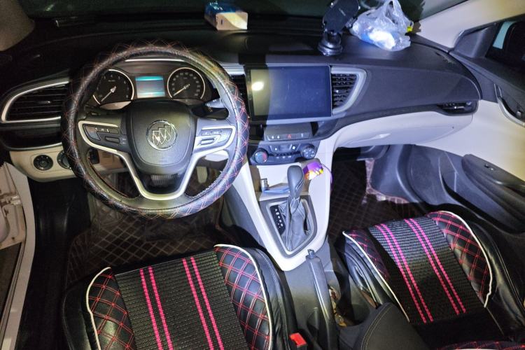 Used Buick GT 2018 15T Dual-Clutch Elite Model China V Standard Center Console