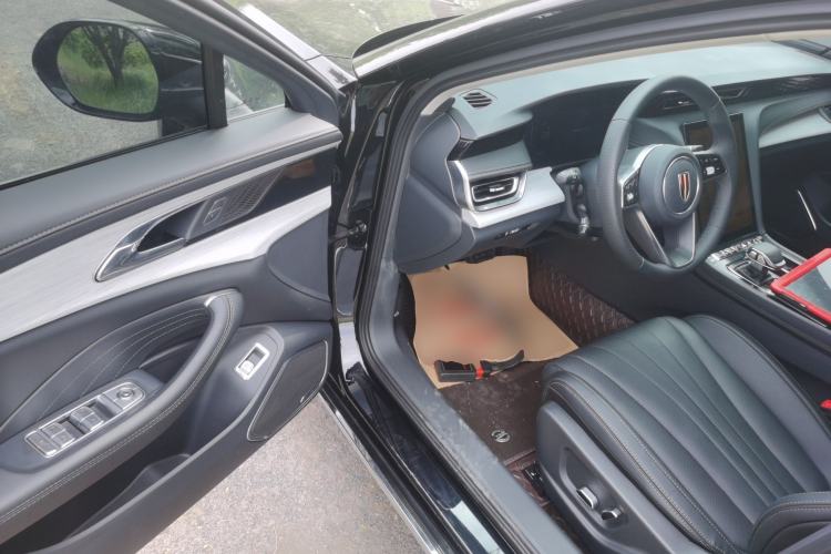 Used Hongqi H5 2025 1.5T DCT Qiyun 500 000th Unit Commemorative Edition Driver Seat