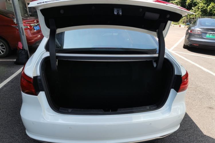 Used CHANGAN Raeton CC 2018 1.5T Automatic Zunya Model China V Standard Trunk