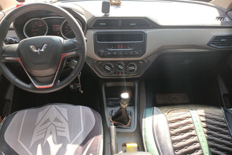 Used Wuling Hongguang 2018 1.5L S Standard Version L2B