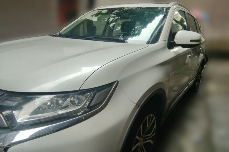 Used Mitsubishi Outlander 2018 2.4L 4x4 Elite Edition 5 Seats