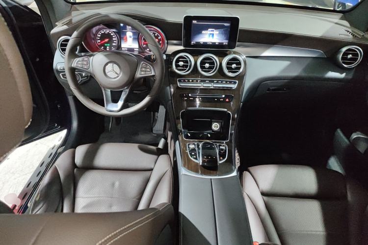 Used Mercedes-Benz GLC 2018 Facelift GLC 260 4MATIC Luxury Edition
