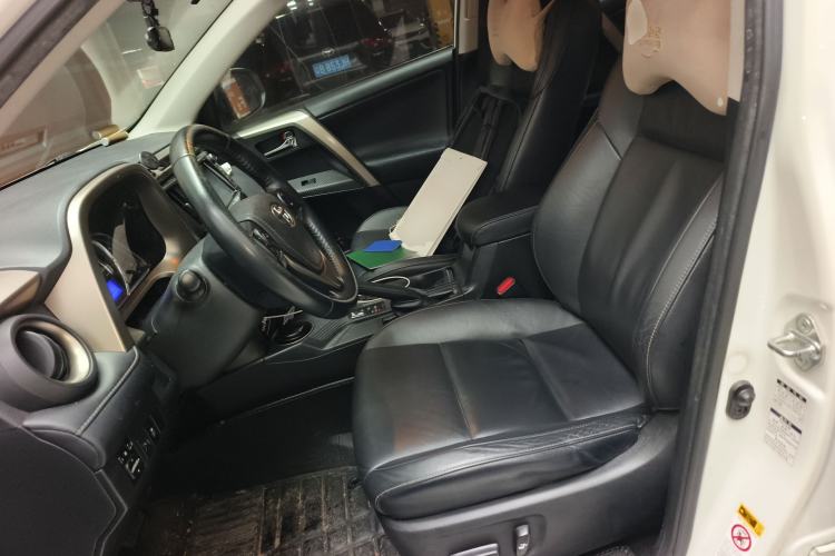 Used Toyota RAV4 2013 2.0L CVT Four-Wheel Drive New Edition