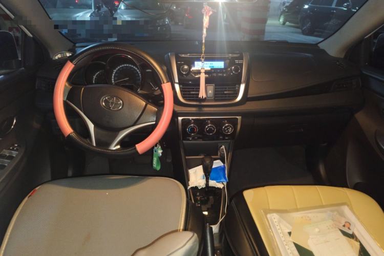 Used Toyota YARiS L Zhi Xiang 2017 1.5G CVT Xuan Dong Skyroof Edition Center Console