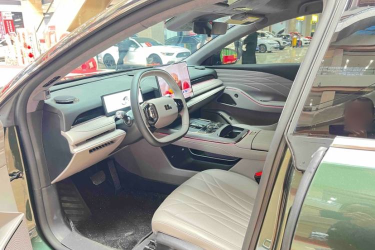 Used Geely Galaxy Galaxy 8 2025 130km EM-P Exploration Edition