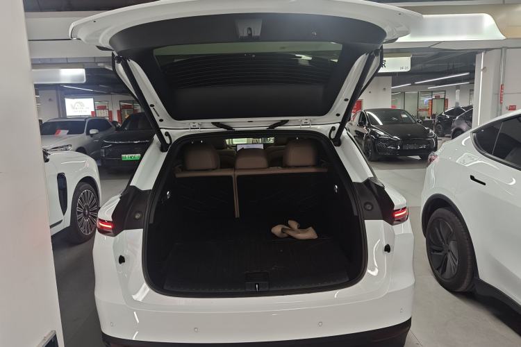 Used Li Auto i6 2025 Model Two-Wheel-Drive Standard Type
