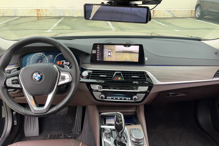 Used BMW 5 Series 2019 Facelifted 530Li Luxury Edition Premium Package
