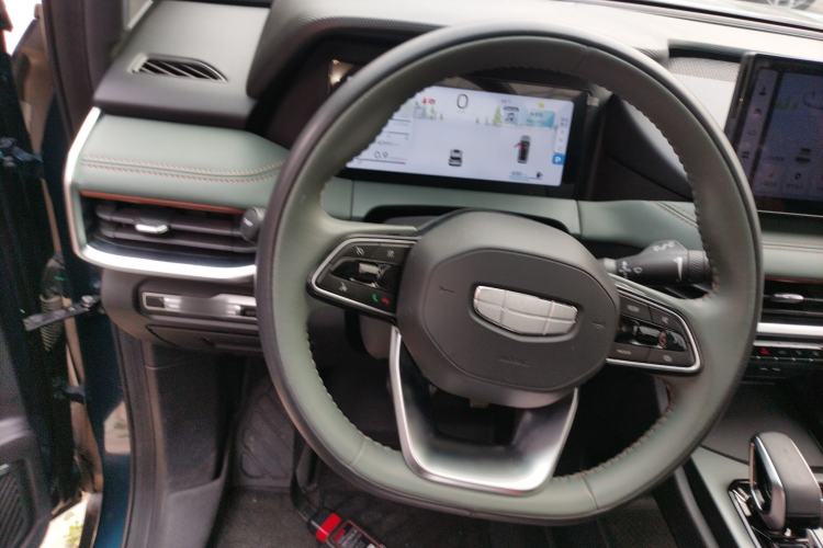 Used Geely Auto Haoyue L 2023 2.0T DCT Prestige Edition
