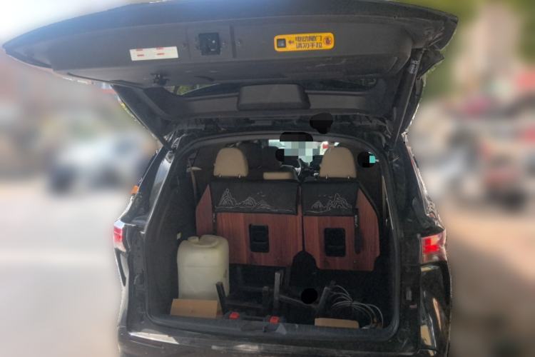 Used Toyota SIENNA 2021 2.5L Hybrid Luxury Edition Trunk