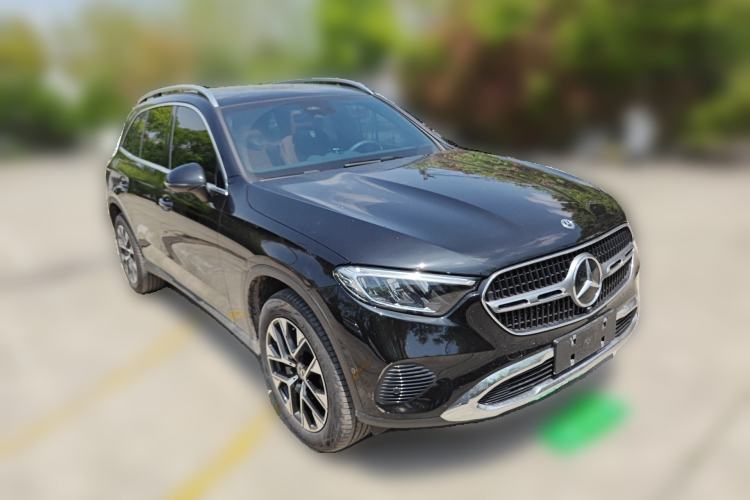 Used Mercedes-Benz GLC 2025 Refresh GLC 260 L 4MATIC Dynamic Edition Front Right 45 Deg