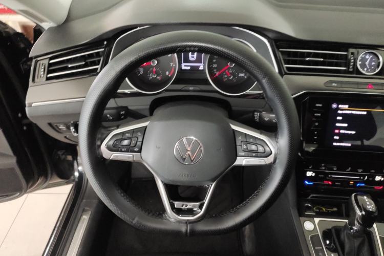 Used Volkswagen Magotan 2020 330TSI DSG Leading Model Steering Wheel