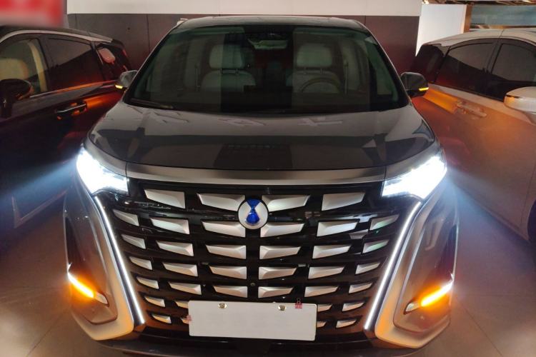 Used Denza D9 2022 DM-i 970 Four-Wheel Drive Flagship Model