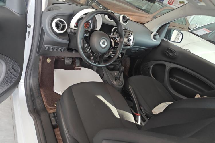 Used smart fortwo 2018 1.0L 52kW Hardtop Dynamic Version China V
