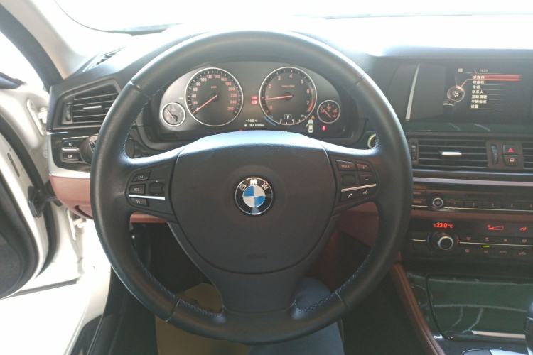 Used BMW 5 Series 2015 520i Elegant Edition
