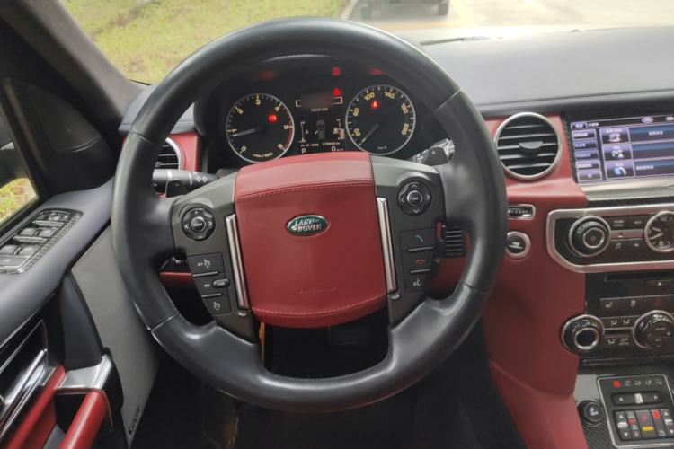 Used Land Rover Discovery 2013 3.0 SDV6 HSE Diesel Edition Steering Wheel