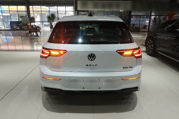 Used Volkswagen Golf 2025 300TSI R-Line Rear