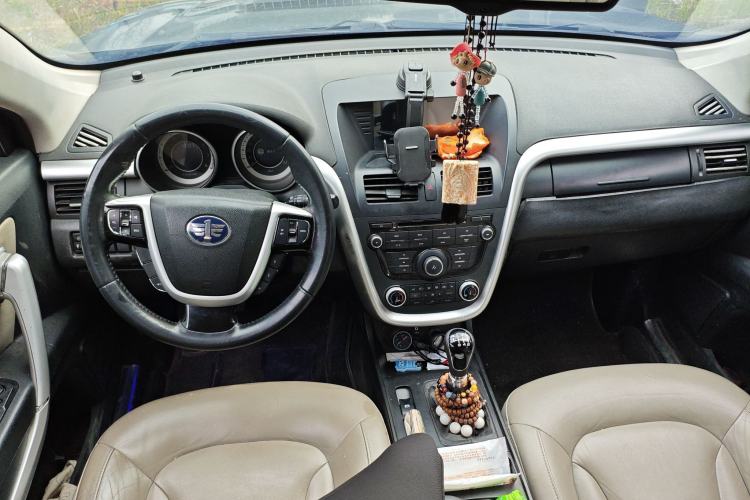 Used Bestune X80 2013 2.0L manual luxury version