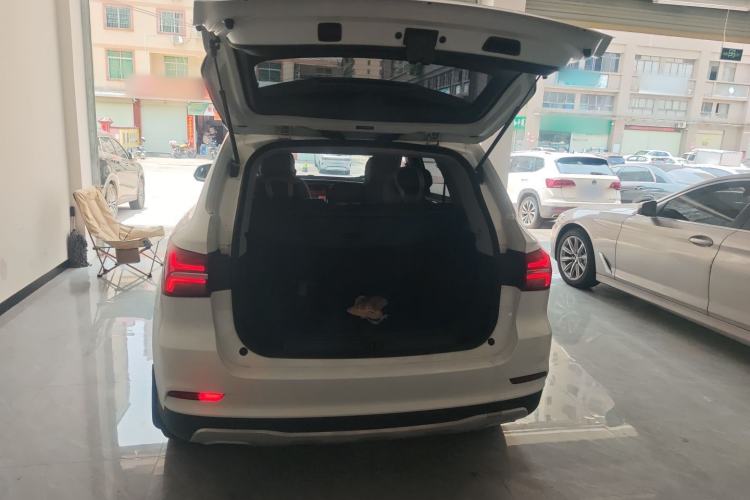 Used Roewe RX5 2016 20T Two-Wheel Drive Automatic Internet Smart Edition
