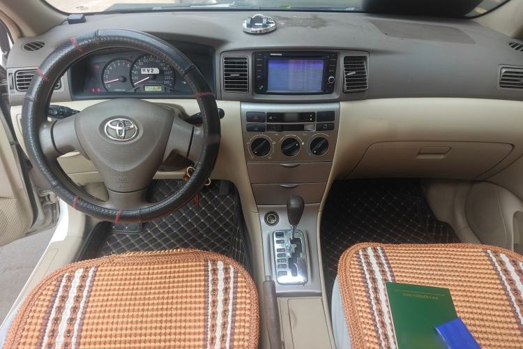 Used Toyota Corolla EX 2011 1.6L Automatic Luxury Edition Center Console