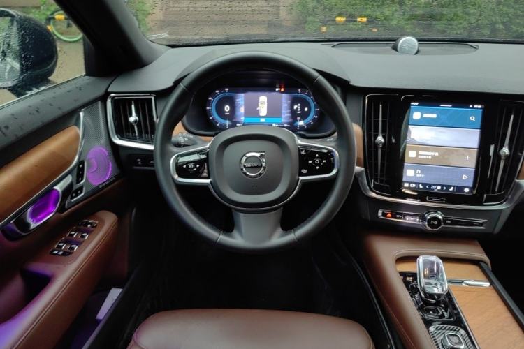 Used Volvo S90 2023 B5 Zhiyi Luxury Edition
