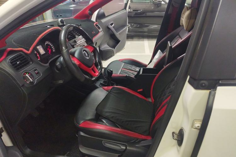 Used Volkswagen Polo 2016 1.4L Manual Fashion Model