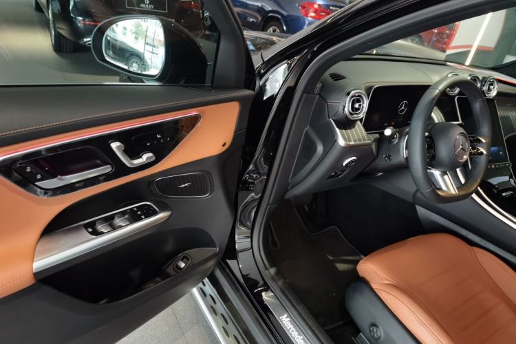 Used Mercedes-Benz GLC 2023 Refreshed GLC 300 L 4MATIC Dynamic Edition 5 Seats