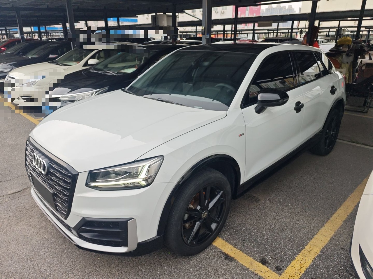 Под передней частью автомобиля