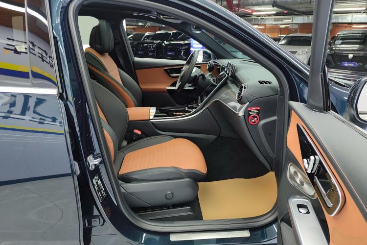 Used Mercedes-Benz GLC 2023 GLC 260 L 4MATIC Dynamic Edition 5-seater