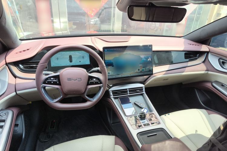 Used BYD Seal 2023 DM-i 1.5L 121km Prestige Model Center Console