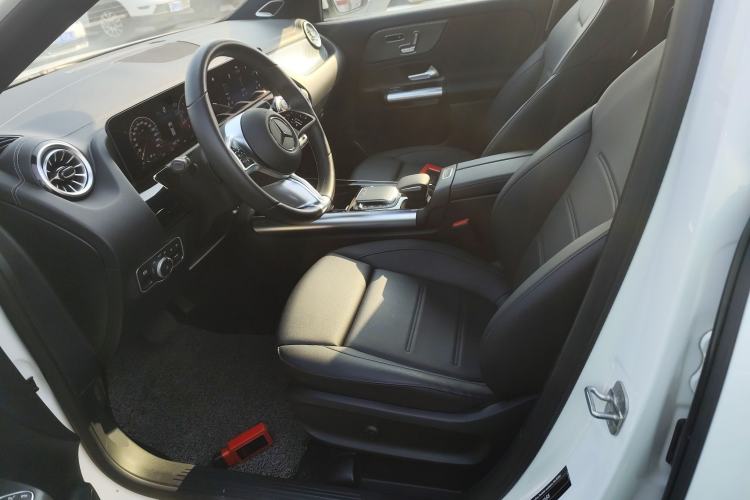 Used Mercedes-Benz GLA 2024 GLA 220 Left Front Seat