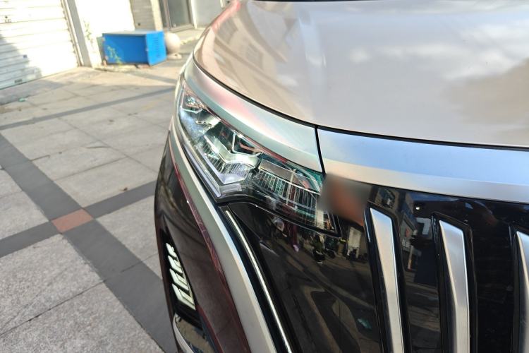 Used Denza D9 2022 EV 600 Four-Wheel Drive Prestige Model
