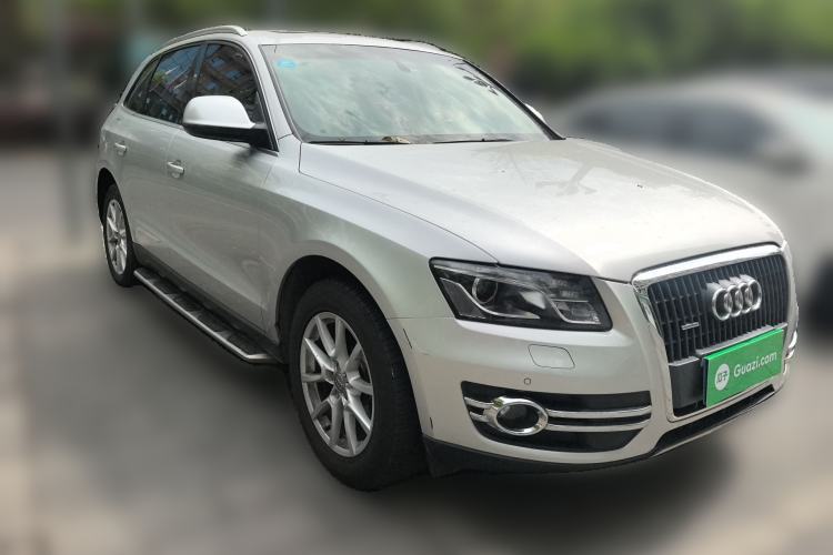 Used Audi Q5 2013 40 TFSI Technology Edition Front Right 45 Deg