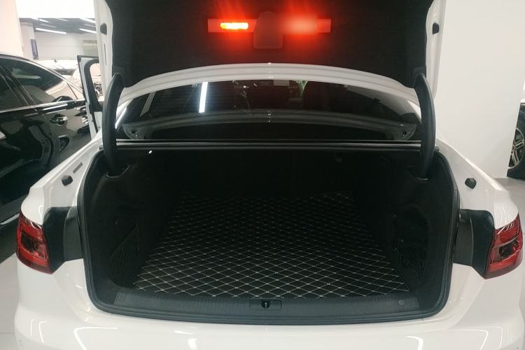 Used Audi A4L 2019 40 TFSI Fashion Version China V