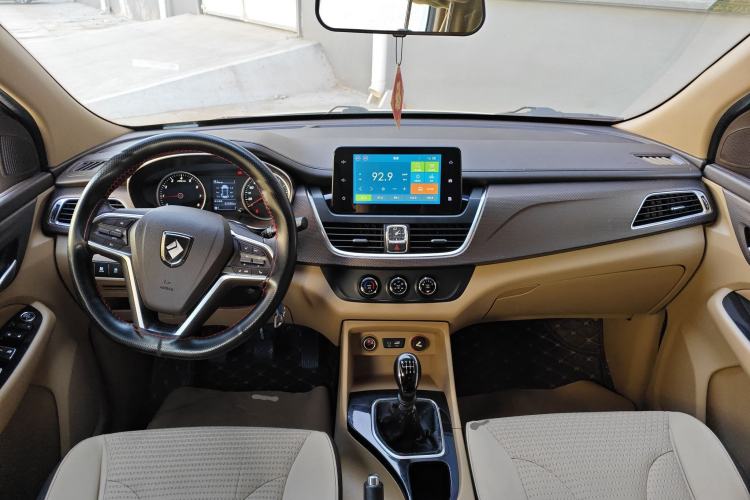 Used Baojun 730 2017 1.5T Manual Fashion Version 7 Seats China V Emission Standard