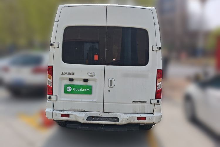 Used SAIC MAXUS Xintu V80 2017 2.5T 6-Speed Manual Aoyuntong National V Short Wheelbase Mid-Height 5/6/10-Seater
