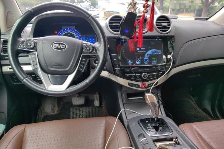 Used BYD S7 2015 2.0T Upgraded Automatic Luxury Version
