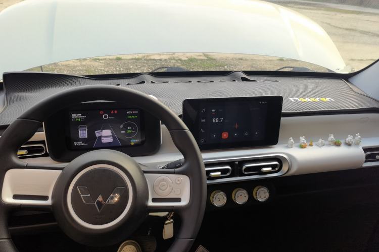 Used Wuling Hongguang MINIEV 2024 3rd Generation 215km Advanced Version Center Console