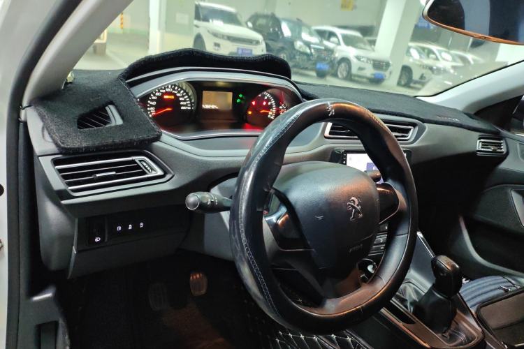 Used Peugeot 308 2018 1.6L Manual Fashion Edition
