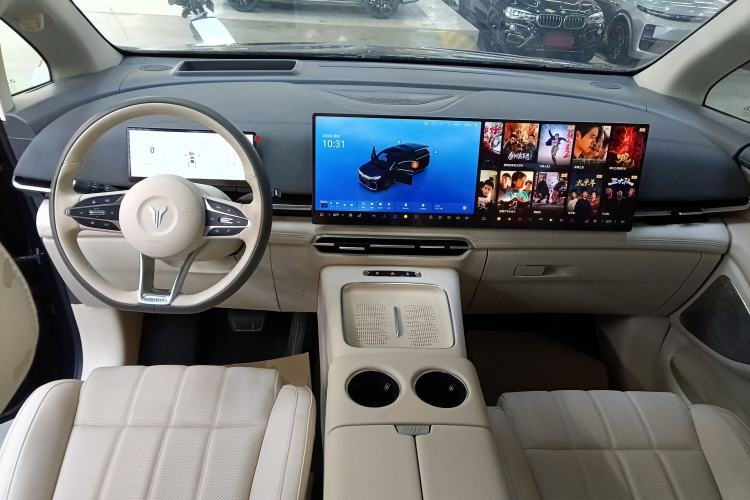 Used VOYAH Dream 2025 PHEV Four-Wheel Drive Prestige Kunpeng Edition
