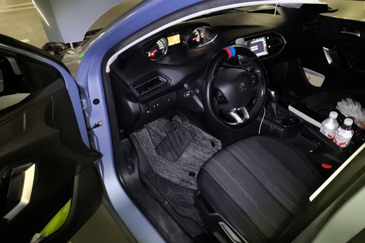 Used Peugeot 308S 2015 1.2T Automatic Jingchi Edition Driver Seat